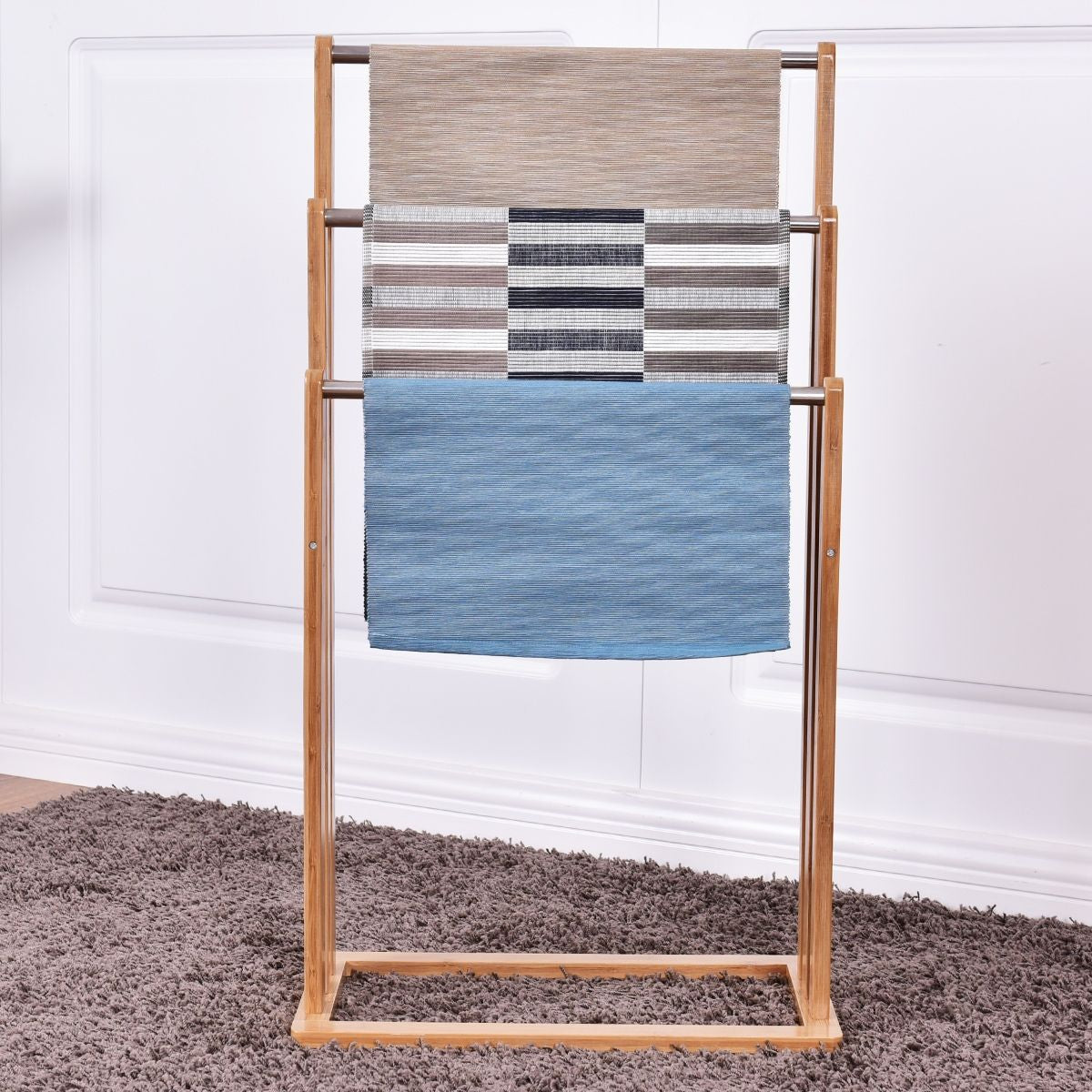 Porta Asciugamani in Legno Di Bambu Con 3 Barre in Acciaio Inox Da Terra 46X24X84Cm